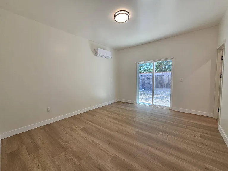 11821 Pipeline Ave #1 — Photo 14