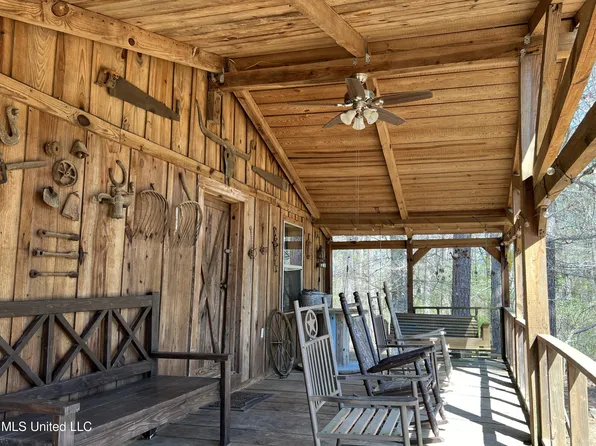 11772 Highway 35 N Cabin A, Forest, MS 39074