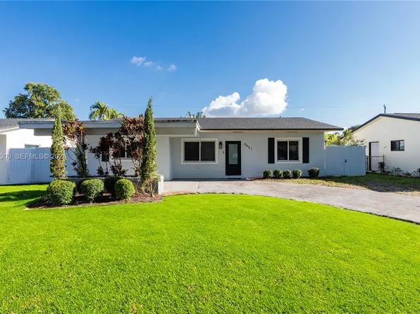 6451 Pershing St, Hollywood, FL 33024