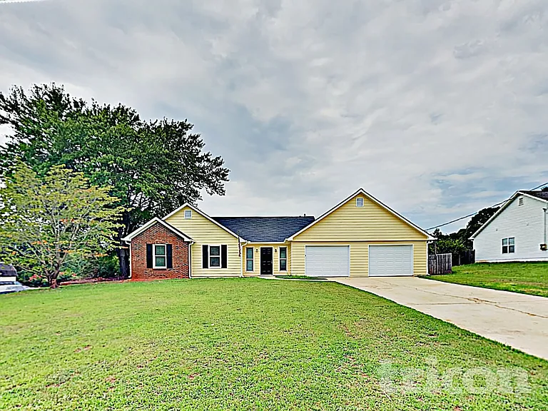 105 Daileys Plantation Dr — Photo 2