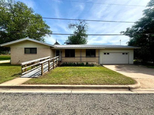 102 E Wallace Street, Llano, TX 78643