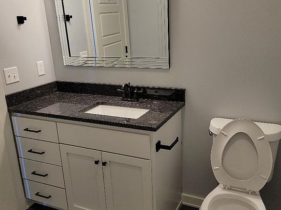 4th image of 418 Freemont Dr