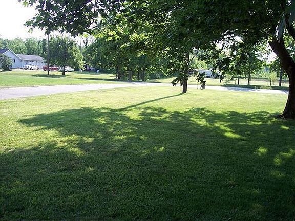 9007 US 127 Front Paved Circular Drive