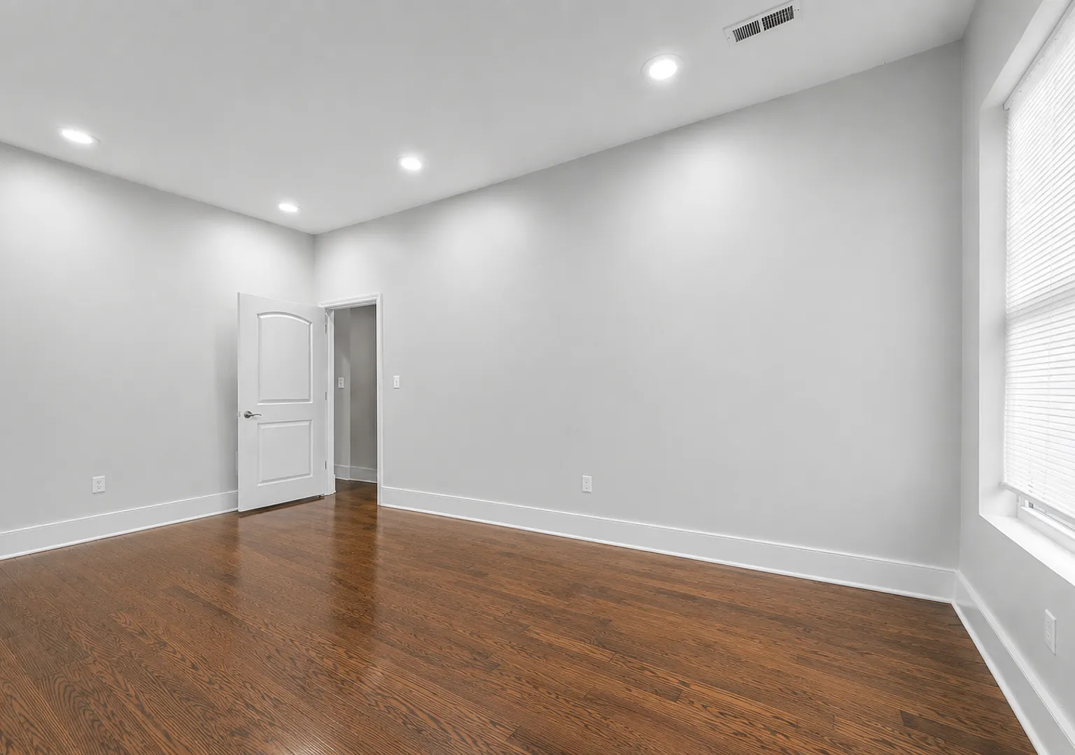 1044 Chestnut Street — Photo 3