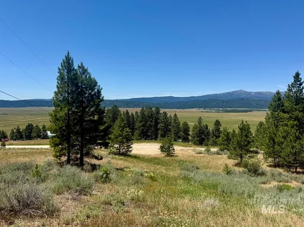 10108 Howling Wolf Ct, Cascade, ID 83611
