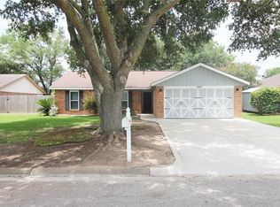 1917 Willow Bend Rd, Wharton, TX 77488
