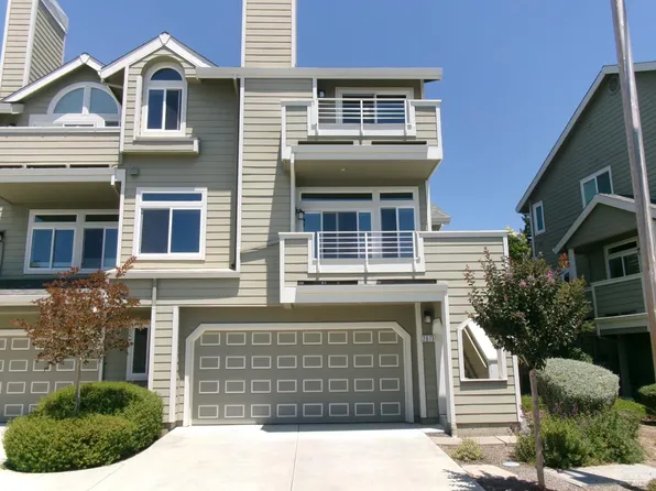 2073 Stonefield Lane, Santa Rosa, CA 95403