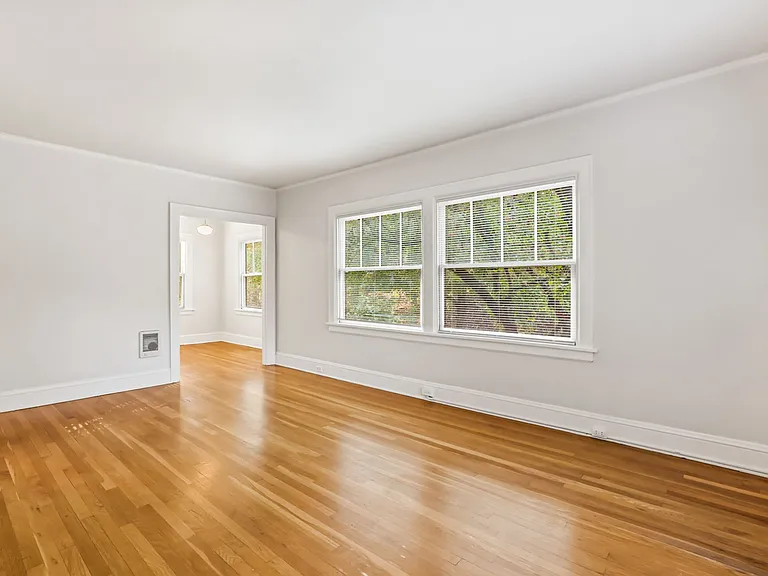Forest and Garden Apartments — Photo 11