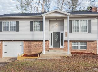 7322 Oakpark Dr, Newburgh, IN