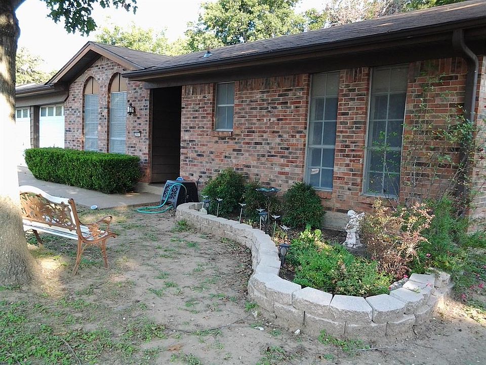 1st image of 2907 NE 10th St