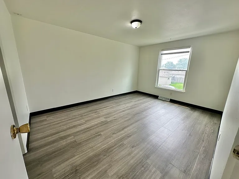 1095 Gillingham Rd #D — Photo 13