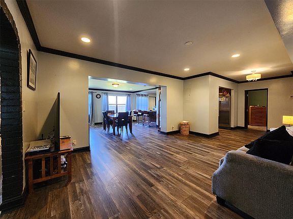 5th image of 947 SW 51st Avenue