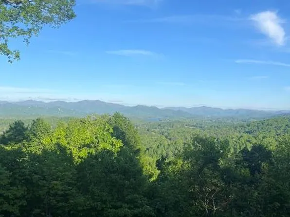 219 Lakeview Dr, Hayesville, NC 28904