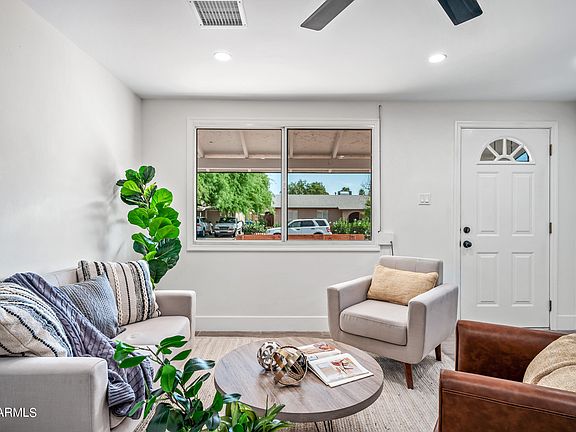 4th image of 3636 E LUDLOW Drive