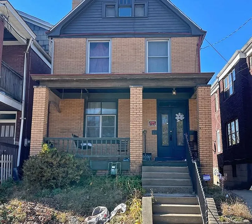 82 Estella Ave