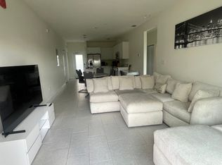 8167 NW 41st St #3, Miami, FL 33166