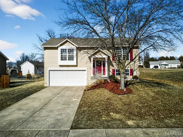 681 Ballantrae Dr, Wentzville, MO 63385