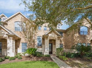 9206 Sunlight Oak Ln, Houston, TX 77070