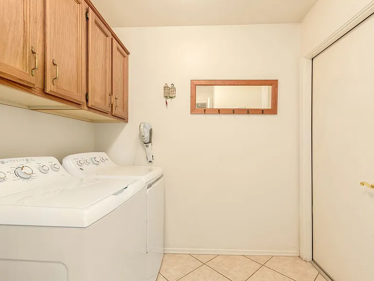 9559 E Sunburst Dr — Photo 28
