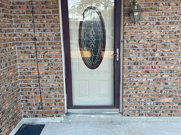 2nd image of 2507 Woolmarket St