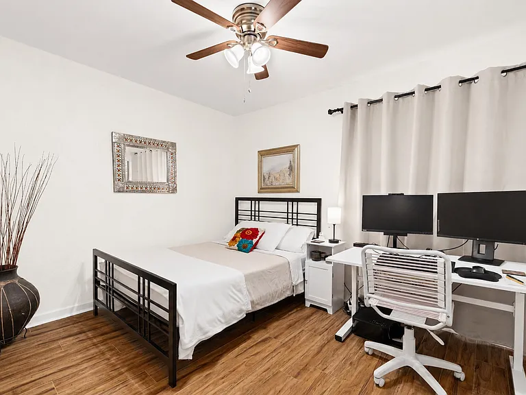 2849 E St #21 — Photo 15