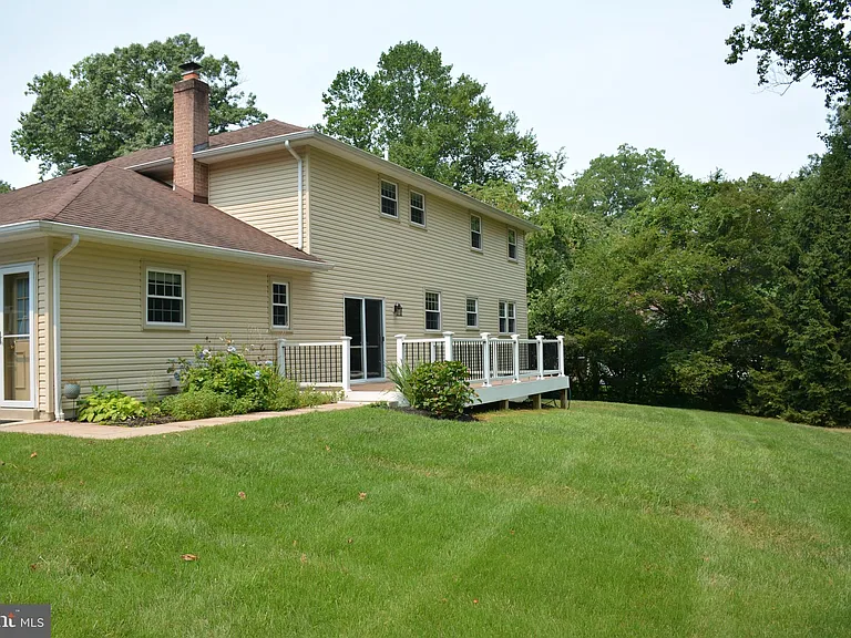 711 Brainerd Rd — Photo 4