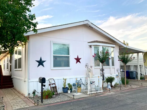 1272 Villa Ave Space 97, Clovis, CA 93612