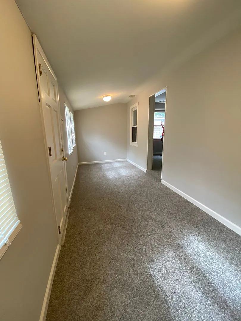 510 S Rogers St — Photo 4