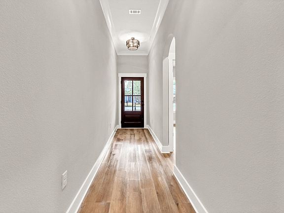 5th image of 1915 Redwood Ave