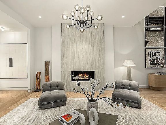 4th image of 250 W 73rd St #1