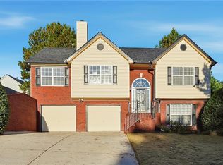 860 Chimney Trace Way, Lawrenceville, GA 30045