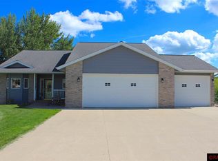 955 Melwood Ct, Madison Lake, MN 56063
