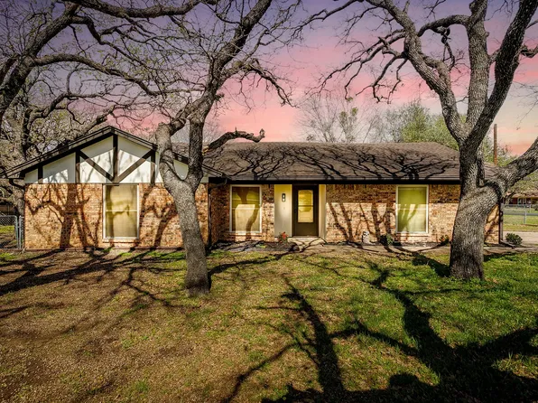 620 Donna Ct, Burleson, TX 76028