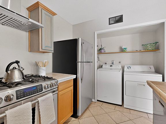 5th image of 4892 Turquoise Dr NE