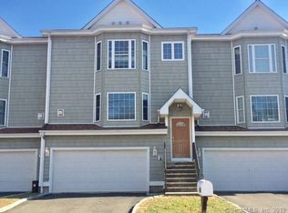 255 Castle Ave, Fairfield, CT 06825