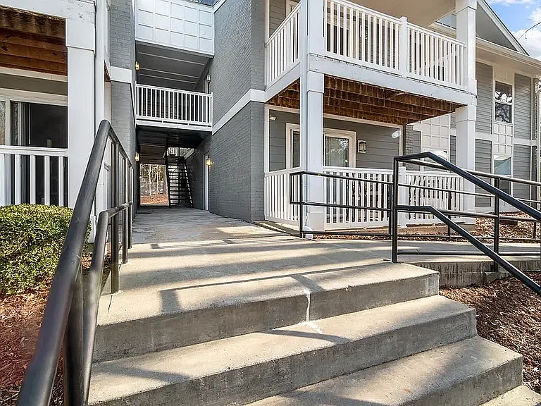 The Apartments at Midtown 501 — Photo 22
