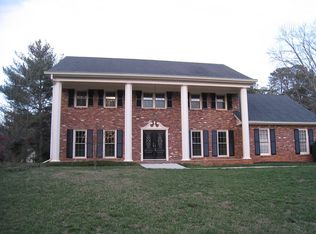 5107 Meadowlake Dr, Dunwoody, GA 30338