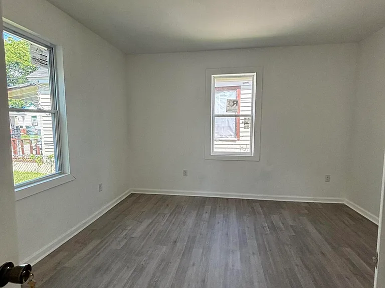 1744 Hicks St — Photo 8