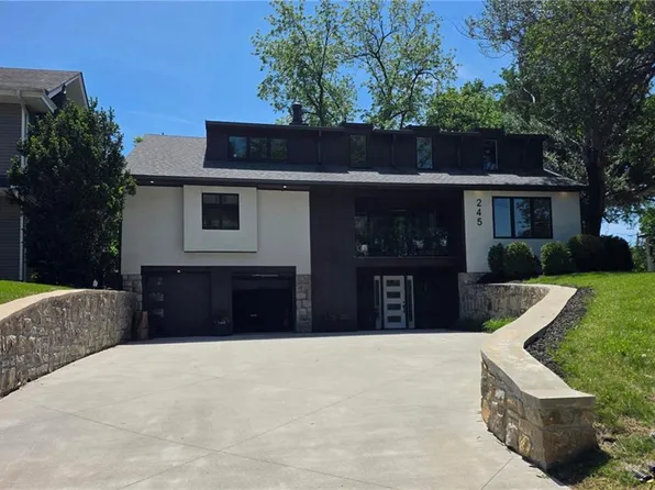245 W 61st St, Kansas City, MO 64113