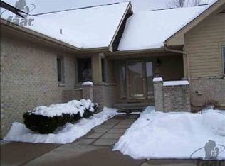 4514 Ravenwood Dr, Grand Blanc, MI 48439