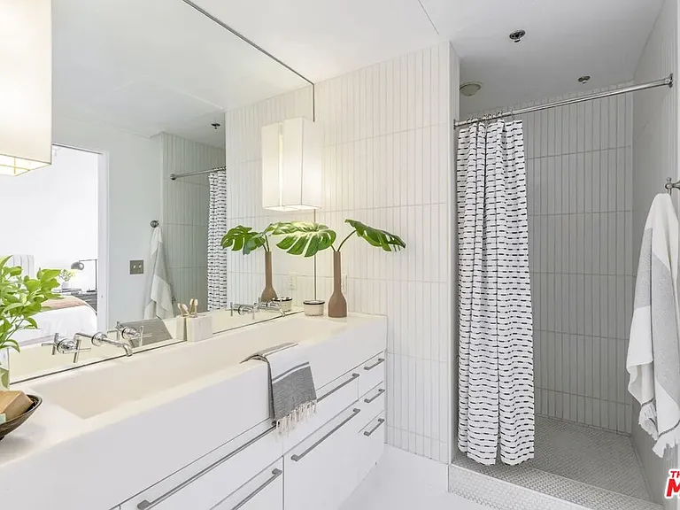 6253 Hollywood Blvd #1202 — Photo 16