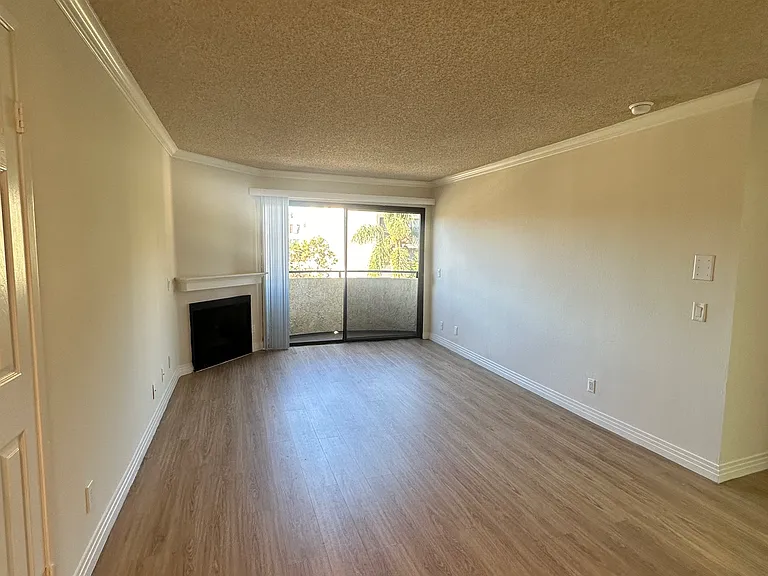 Hyde Park Apts — Photo 14