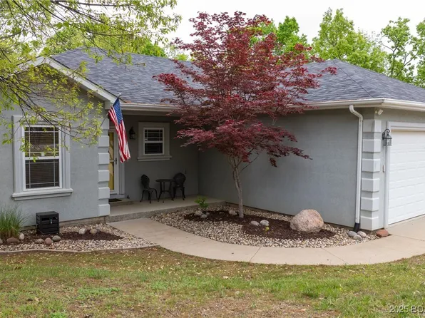 1087 Duckhead Rd, Lake Ozark, MO 65049
