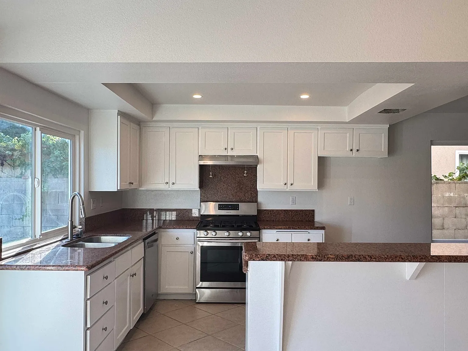 4 bed, 1750 sqft, $4,690 — Photo 3