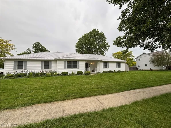 603 Meadow Ln, Wellington, OH 44090