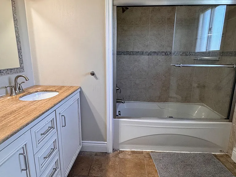 2425 Carlanne Pl #MAIN — Photo 26