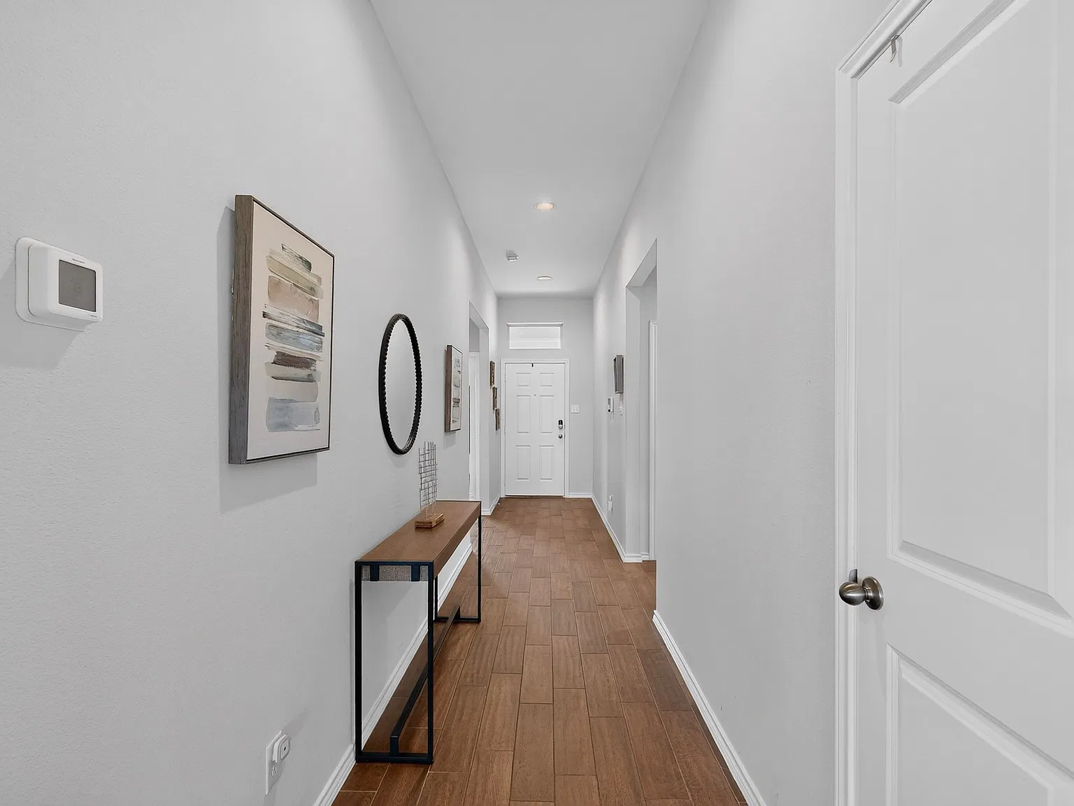 4 bed, 2026 sqft, $2,450 — Photo 2