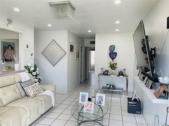 2nd image of 122 NE 204th St APT 3