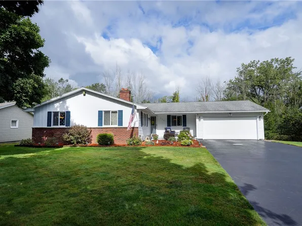 213 Quesada Dr, Rochester, NY 14616