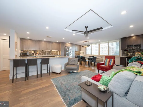 1919 Chestnut St APT 1018, Philadelphia, PA 19103